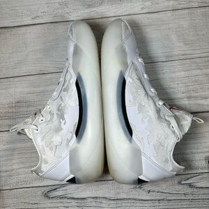 Nike Men's White Athletic Shoes